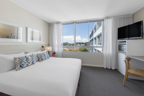Oaks Nelson Bay Lure Suites - Accommodation Coffs Harbour 7