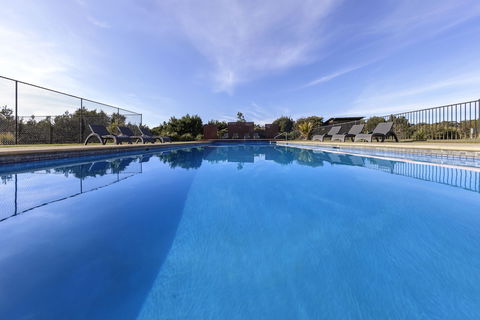 Ramada Resort By Wyndham Phillip Island - Accommodation Coffs Harbour 1