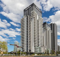 Meriton Suites Broadbeach Gold Coast - Accommodation Coffs Harbour