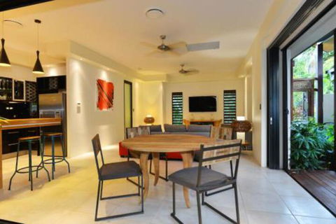 Mana Moana Beachfront Estate Port Douglas - Accommodation Coffs Harbour 1