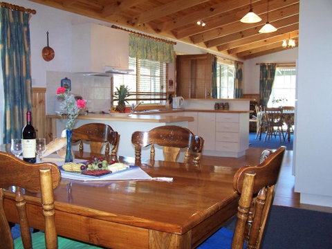 Sunburst Retreat - Accommodation Coffs Harbour 1