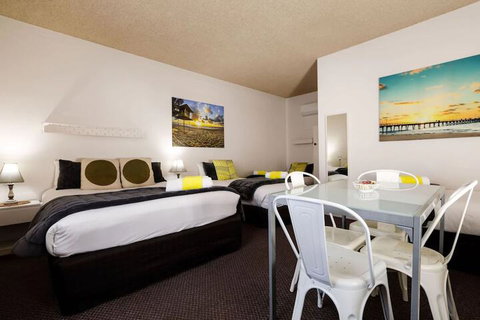 Oval Motel - Accommodation Coffs Harbour 7