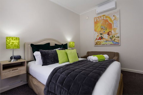 Oval Motel - Accommodation Coffs Harbour 3