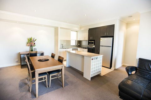 Zappeion Apartments - Accommodation Coffs Harbour 6