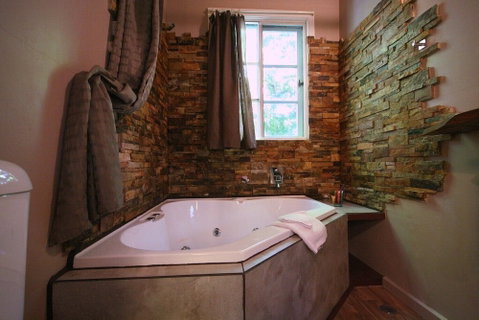 Lotus Lodges - Accommodation Coffs Harbour 2