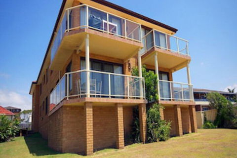 Avilla Court 1 - Accommodation Coffs Harbour 0