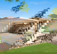 Central Redcliffe Holiday House