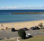 Toowoon Beach View 3br Villa 4 just steps to beach with views - Accommodation Coffs Harbour