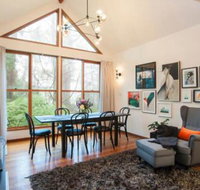 Artist on Everest - Accommodation Coffs Harbour