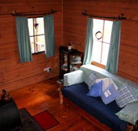 Wombat Cabin - Accommodation Coffs Harbour