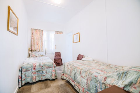 Warburton Lodge - Accommodation Coffs Harbour 4