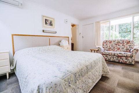 Warburton Lodge - Accommodation Coffs Harbour 2