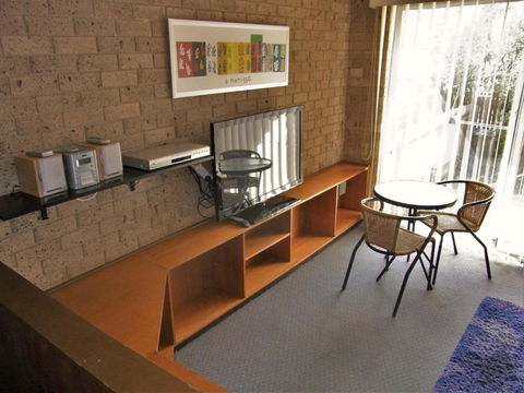 A Furnished Townhouse In Goulburn - Accommodation Coffs Harbour 1