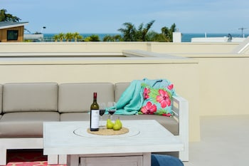 BOUTIQUE STAYS - Hampton Lookout - Accommodation Coffs Harbour 0
