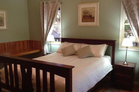 Maleny Country Cottages - Accommodation Coffs Harbour 4