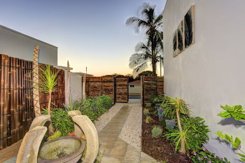 ZEN Beach Retreat - Accommodation Coffs Harbour 0