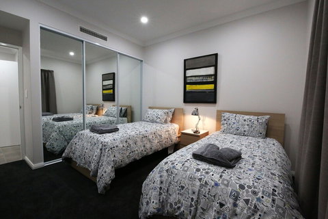 Marina Views At Mindarie Marina - Accommodation Coffs Harbour 1