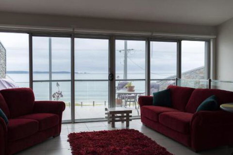 Caseys Beach Retreat - Accommodation Coffs Harbour 0