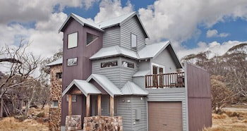 Alyeska - Accommodation Coffs Harbour 0
