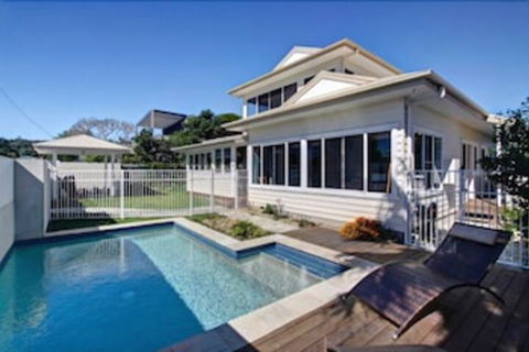 Away On Seaview Street - Accommodation Coffs Harbour 0