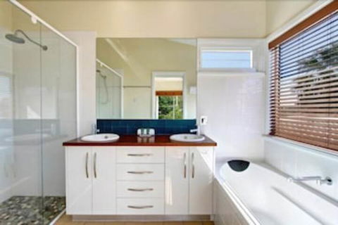 Away On Seaview Street - Accommodation Coffs Harbour 3