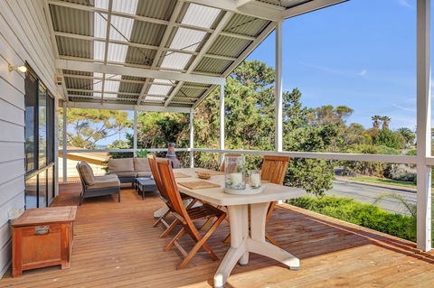 Zephyr Shores - Accommodation Coffs Harbour 0