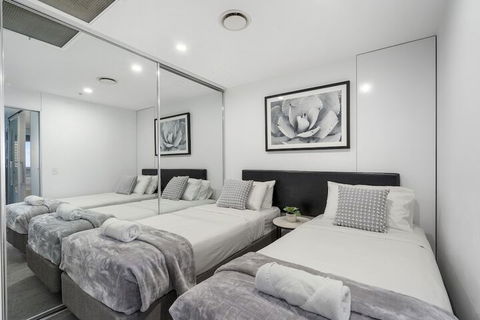 Apartment Stay Circle On Cavill - Accommodation Coffs Harbour 7