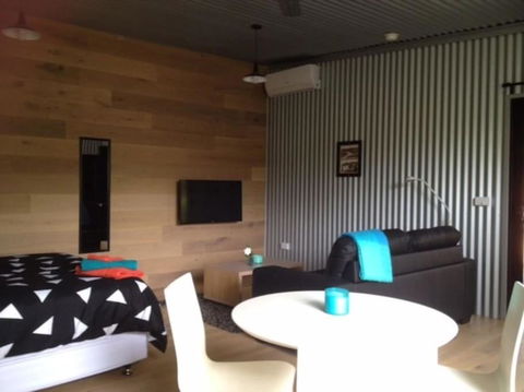 Avoca Beach & Bush - Accommodation Coffs Harbour 1