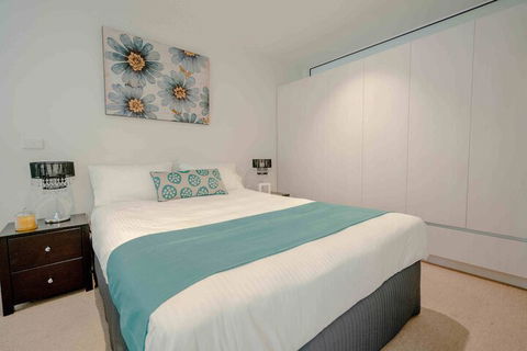 Absolute Collins - Accommodation Coffs Harbour 2
