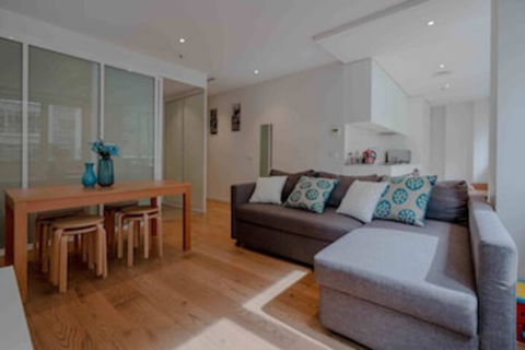 Absolute Collins - Accommodation Coffs Harbour 0