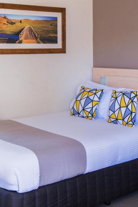 Hotel Canobolas Motel & Units - Accommodation Coffs Harbour 2