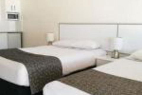 Augathella Motel & Caravan Park - Accommodation Coffs Harbour 0