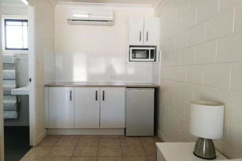 Augathella Motel & Caravan Park - Accommodation Coffs Harbour 3