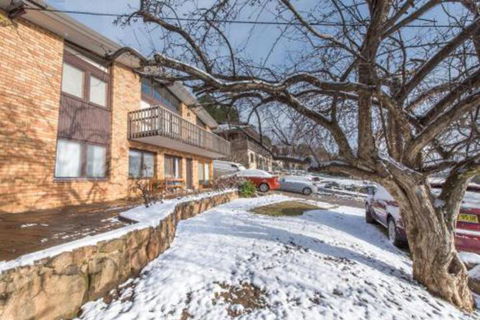 Alpine Apartment Great Location With Views Of Lake Jindabyne - Accommodation Coffs Harbour 4