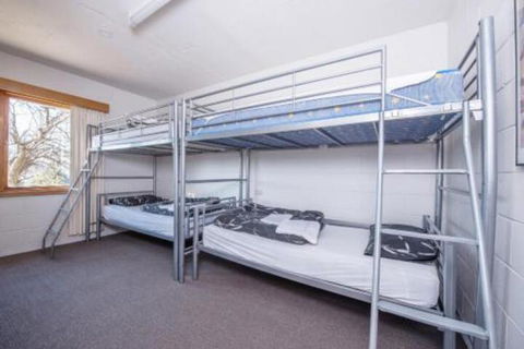 Alpine Apartment Great Location With Views Of Lake Jindabyne - Accommodation Coffs Harbour 6