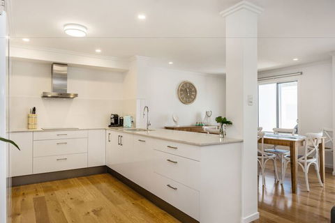A PERFECT STAY - Ocean Walk - Accommodation Coffs Harbour 2