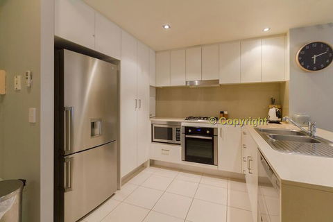 A Deluxe Swim Up Drift Apartments South - Accommodation Coffs Harbour 3