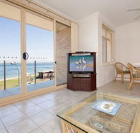 2 Bedroom Apartment Little Hut Unit 3 20 Kurrawa Close - Accommodation Coffs Harbour