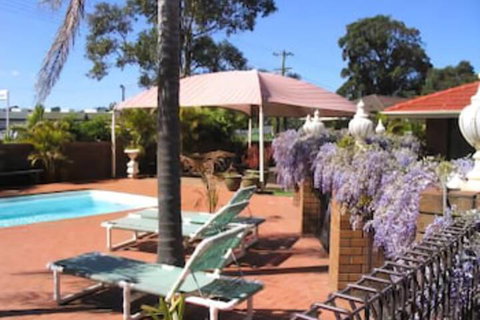 Bomaderry Motor Inn - Accommodation Coffs Harbour 1