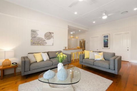 Tallywood 4 Bedroom - Accommodation Coffs Harbour 2