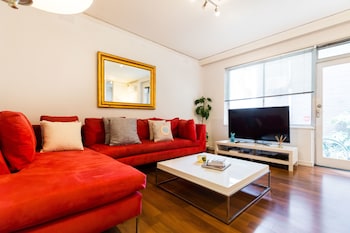SELENA, 2BDR South Yarra Apartment - Accommodation Coffs Harbour 0