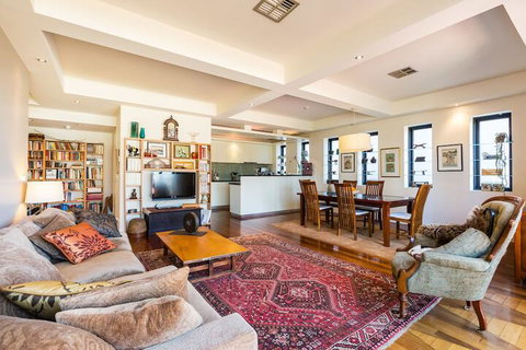 BELLE, 2BDR Melbourne Apartment - Accommodation Coffs Harbour 4