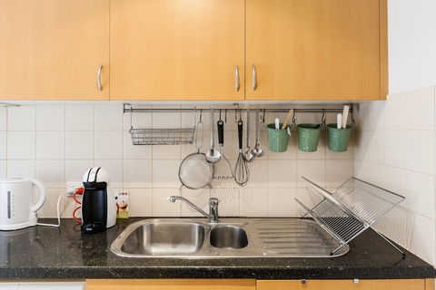 NAOMI, 2BDR South Melbourne Apartment - Accommodation Coffs Harbour 2