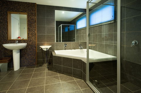 Alofi - Accommodation Coffs Harbour 6