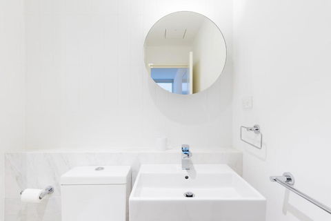 Amazing Location 1BR Apartment In Melbourne CBD - Accommodation Coffs Harbour 3