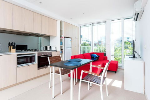 Amazing Location 1BR Apartment In Melbourne CBD - Accommodation Coffs Harbour 1