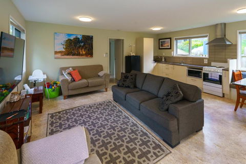 Adventure Bay Holiday Home - Accommodation Coffs Harbour 2