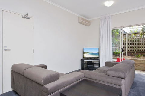Zenith Studio Unit 4 / 10 Messines Street - Accommodation Coffs Harbour 2