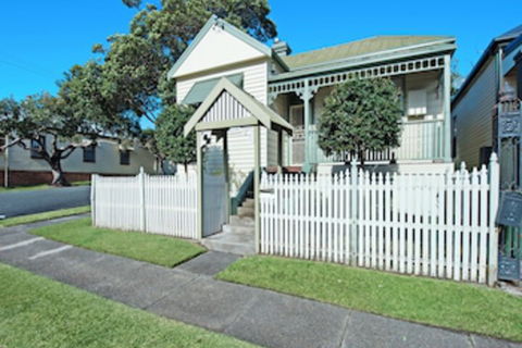 Stallard Cottage - Accommodation Coffs Harbour 0