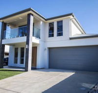 The Races - Swanport - Accommodation Coffs Harbour